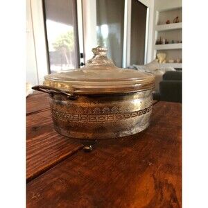 Pyrex 1920’s 632 casserole with holder